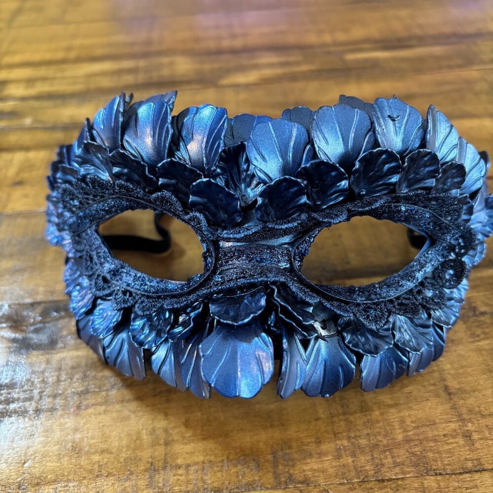 Blue Raven Mask — Spirit Halloween NWOT